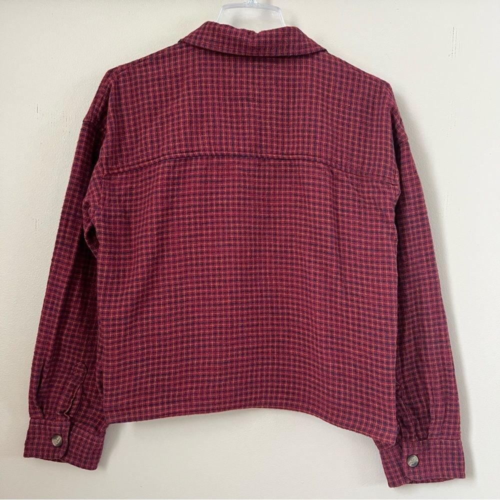 American Eagle Red Plaid Button-Up Cropped Lightweight Oversize Blouse SZ M - Picture 5 of 14
